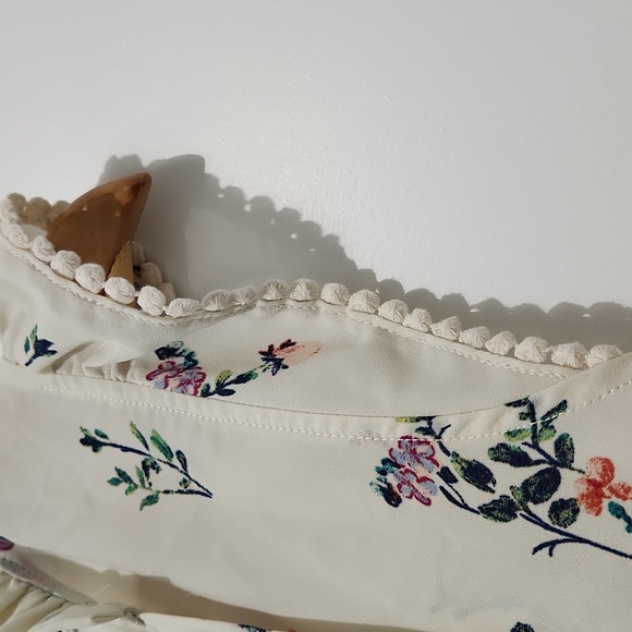 🌷🪻 Crescent & Willough Blouse 🌷🪻 - Picture 4 of 5